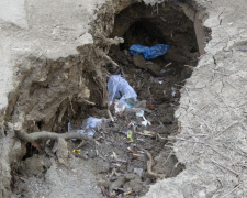 Новая ливневая канализация разрушается в Мариуполе (ФОТОФАКТ)
