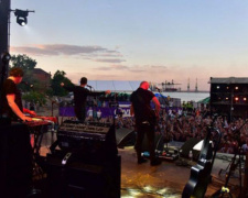 На музыкальном фестивале в Мариуполе собралось около 6 тысяч посетителей (ФОТО)