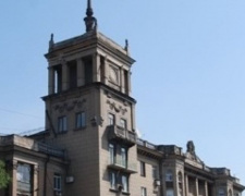 Известные башни со шпилями в Мариуполе перелицуют, но без блеска (ФОТО)