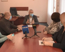 В Никольском под Мариуполем депутатов призвали начать работу