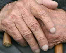 Пенсионеры в Мариуполе пытались покончить с собой