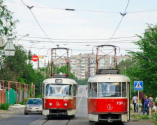 Водитель трамвая в Мариуполе получила тепловой удар из-за жары в кабине
