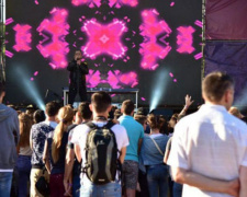 Крупнейший музыкальный фестиваль в Мариуполе проходит без происшествий (ФОТО+ВИДЕО)
