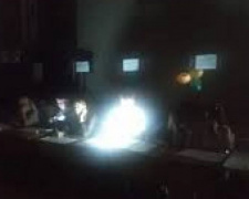 Под конец голосования на участке в Мариуполе вырубили свет