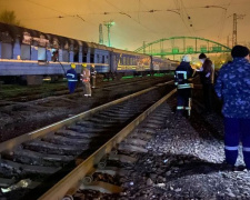 В Мариуполе горел вагон пассажирского поезда (ФОТО)