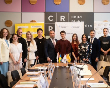 Повернутися і закріпитися вдома: в Україні стартував проєкт для молоді після депортації