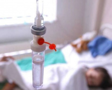 В Мариуполе с многочисленными гематомами госпитализировали двухлетнюю девочку 
