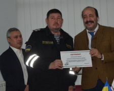 Турецкая компания подарила спасателям Мариуполя электрогенератор (ФОТО)