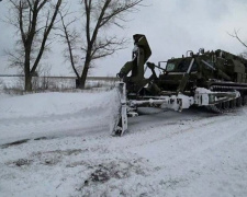 В Донецкой области город попал в снежную блокаду. Помогла военная техника (ФОТО)