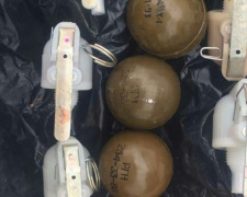 СБУ обнаружила пять тайников в зоне АТО с боеприпасами и гранатометами 