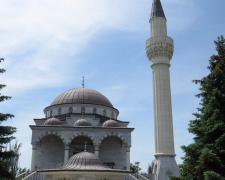 У Мариупольской мечети, построенной в честь Роксоланы, появился большой шатёр (ФОТО)