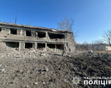 Три воронки між будинками та 11 поранених: росіяни завдали ракетного удару по Мирнограду