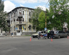 В Мариуполе пьяный рыбак помял «Тойоту» у здания полиции (ФОТО)