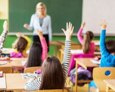 В Украине предлагают завершить дистанционное обучение в школах