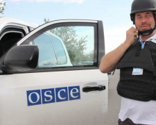 В Донецкой области не разошлись на одной дороге автомобили ОБСЕ и ВСУ