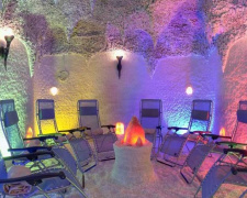 Мариупольские дети будут оздоравливаться в соляной пещере с цветными сталактитами (ФОТО)
