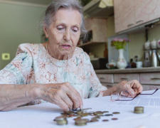 Більше половини пенсіонерів в Україні отримують виплати до 4 тис. грн – подробиці