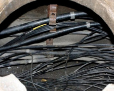 Мариупольцам грозит до 5 лет тюрьмы за кражу кабелей из колодцев