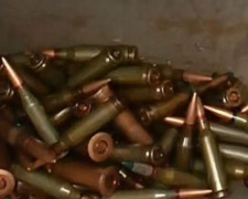 Вблизи Мариуполя житель нашел почти 100 патронов. Куда можно сдать оружие и боеприпасы?