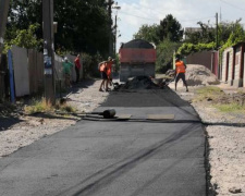 В отдаленном частном секторе Мариуполя приступили к ремонту дорог