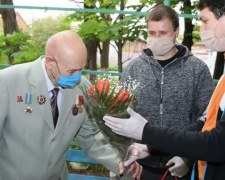 Металлурги поздравили ветеранов с наступающим Днем Победы (ФОТО)