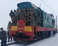 Участники блокады в Донбассе отказались возвращать Донецкой железной дороге захваченный ими тепловоз