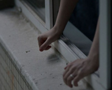Мариупольчанка выпрыгнула из окна во время ссоры с мужем