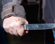Мужчину  изрезали ножом в Мариуполе