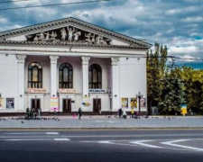 Премьерные спектакли в драмтеатре Мариуполя: увидят ли их зрители?