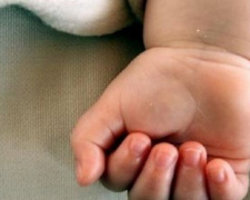 Цена халатности: маленький ребенок умер в судорогах в мариупольской больнице