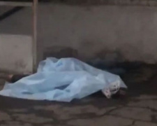 Мужчина повесился в подвале магазина: подробности самоубийства в Мариуполе