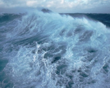 В Мариуполе уровень моря поднялся на критические полтора метра