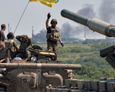 В секторе «Мариуполь» военных обстреливают из минометов и стрелкового оружия