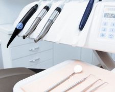 Военные врачи в Мариуполе предлагают жителям бесплатную стоматологическую помощь