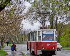 В Мариуполе изменят график движения трамвая №3 для заводчан. Если они попросят