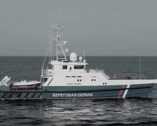 В Азовському морі зайнялося судно флоту РФ: яких втрат зазнали окупанти
