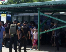 Боевики отказываются пропускать: что происходит на КПВВ Донбасса после открытия