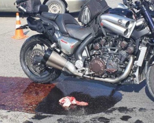 В Мариуполе госпитализировали мотоциклиста с разбитой головой (ФОТО+ВИДЕО)