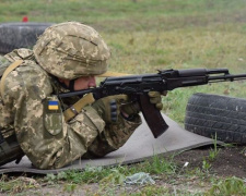 В Донбассе противник 15 раз обстрелял украинские позиции, - штаб
