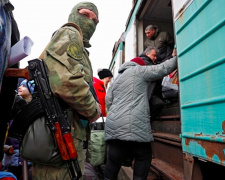 Окупанти планують депортувати маріупольців, які не підтримують РФ, а їхні будинки – відібрати