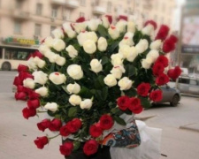 Срочная доставка цветов и подарков в Мариуполе