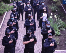 «Служить и защищать»: мариупольские патрульные отметили свою четвертую годовщину (ФОТО+ВИДЕО)