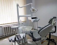 У Києві діє безкоштовна стоматологія для маріупольців