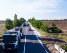 Цивилизация против бездорожья: в сети показали видео строительства трассы Запорожье-Мариуполь (ВИДЕО)