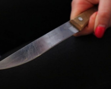 В Мариуполе женщина ударила сожителя ножом