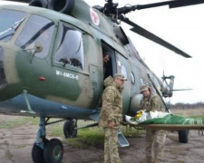 В Днепр из зоны ООС вертолетом доставили тяжелораненого бойца