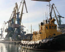 В Керченском проливе "застряли" 17 судов, следующих в порты Бердянск и Мариуполь