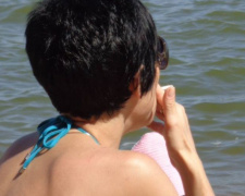 Отдыхающие на пляжах Мариуполя подвергаются никотиновой дискриминации (ФОТОФАКТ)