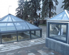 В объекте из стекла в центре Мариуполя в марте появится храм (ФОТО)