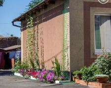 В Мариуполе жители частного сектора благоустроили свой двор благодаря победе в конкурсе (ФОТО)